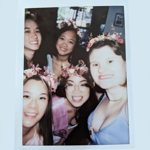 Meet your Posher, Demi